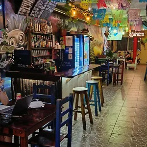 Hostal Tres Mundos